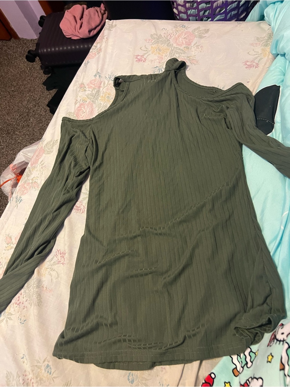 Rue21 Olive Green Cold-Shoulder Ribbed Long Sleeve Top